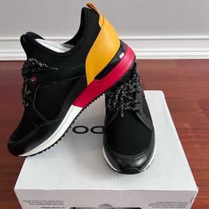 BRAND NEW, never worn. I ordered wrong size and missed return window.